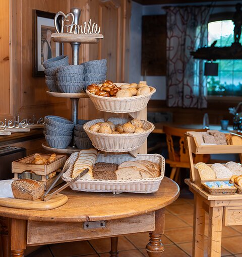 Frühstücksbrötchen beim Buffet