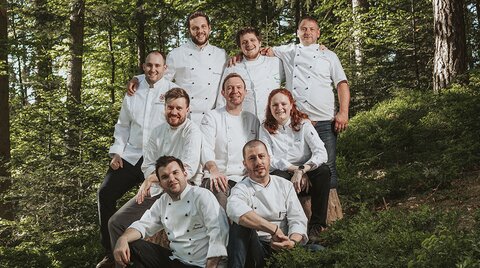 Das Küchenteam im Wald